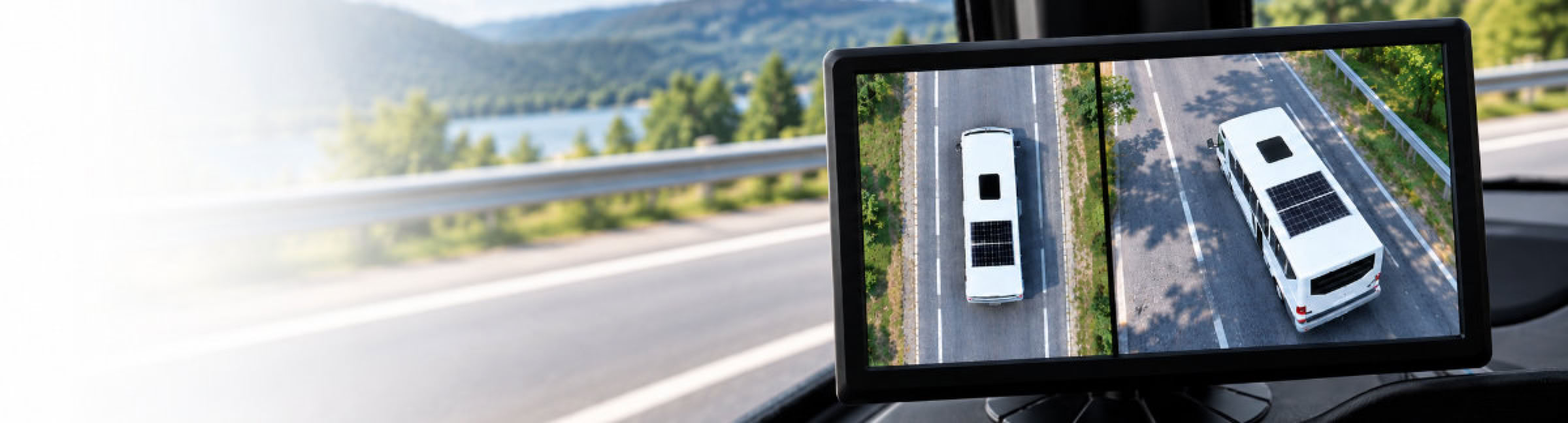 Rundumsicht eines Wohnmobils mit BirdView Kamerasystem zur besseren Übersicht beim Rangieren und Einparken.